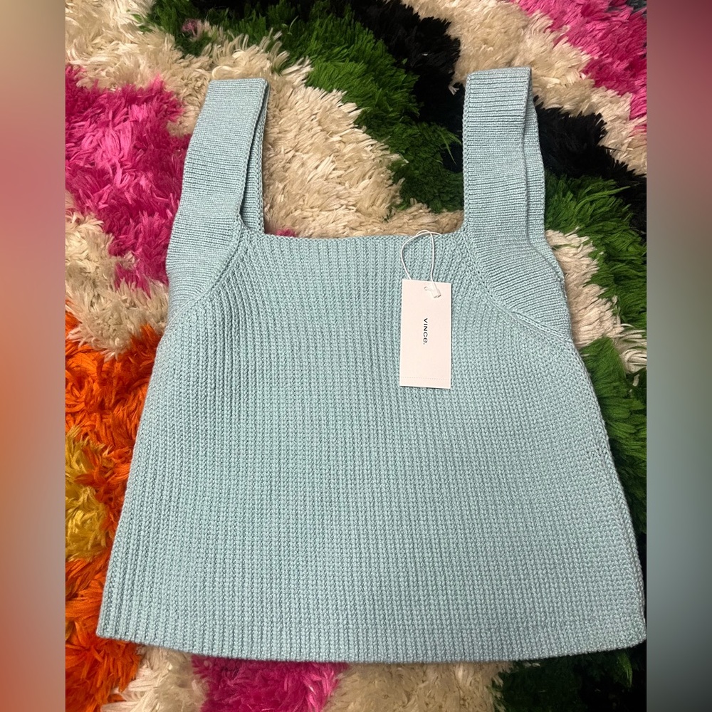 Vince cropped sweater. Size M.